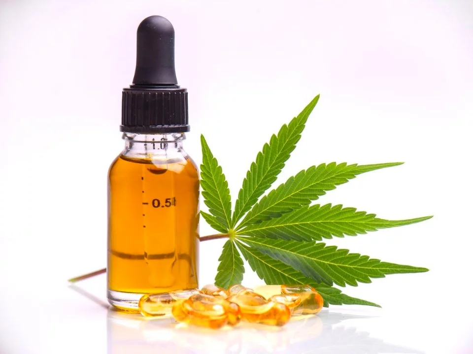 THC Distillate with Cannabis Leaf